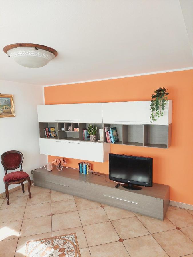 Apartamento Casa Pepolina, Zona Tranquilla, Piano Terra Con Parcheggio *
